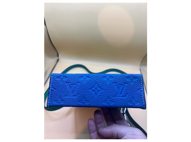 Borsa LOUIS VUITTON Monogram Taurillon Illusion Sac Plat XS M81221 Verde - vista 4