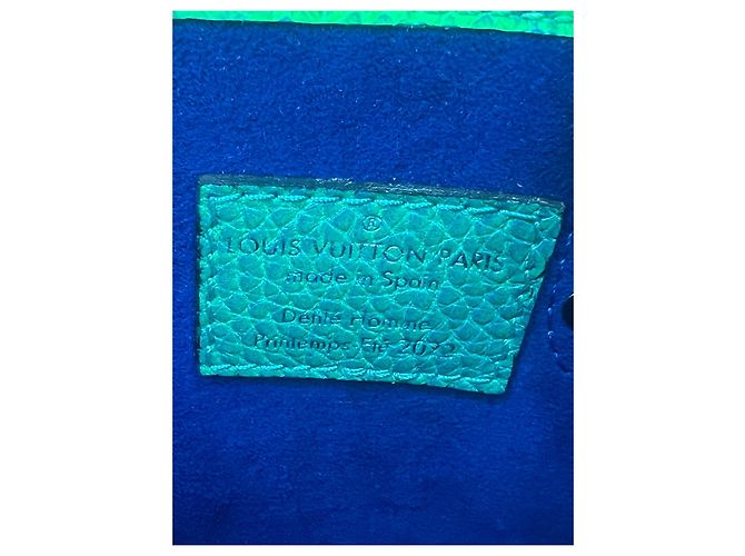 Borsa LOUIS VUITTON Monogram Taurillon Illusion Sac Plat XS M81221 Verde - vista 9