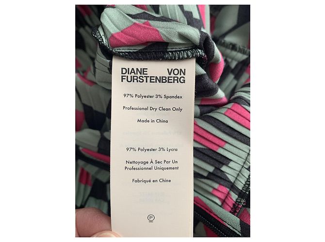 Vestido sem mangas Diane Von Furstenberg com decote em V e plissado Multicor - vista 10