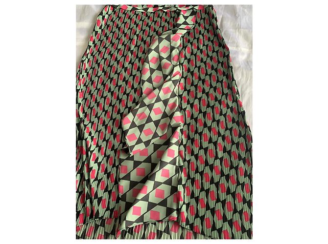 Vestido sem mangas Diane Von Furstenberg com decote em V e plissado Multicor - vista 12