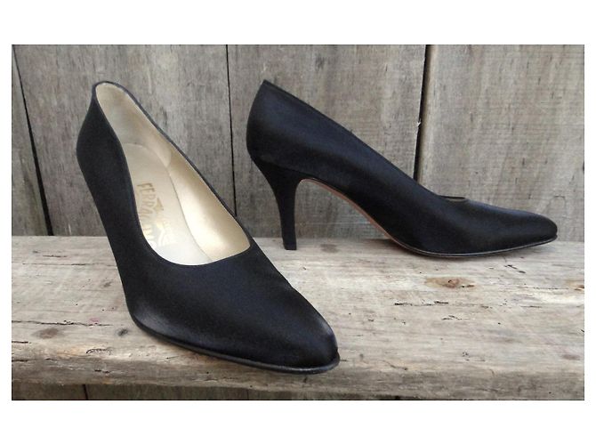 Salvatore Ferragamo pumps size 38 Black - view 5