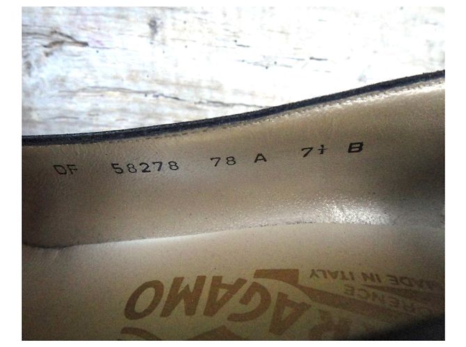 Salvatore Ferragamo pumps size 38 Black - view 8