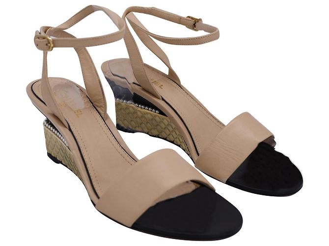 Espadrilles compensées à logo CC entrelacé Chanel en cuir beige - vue 2