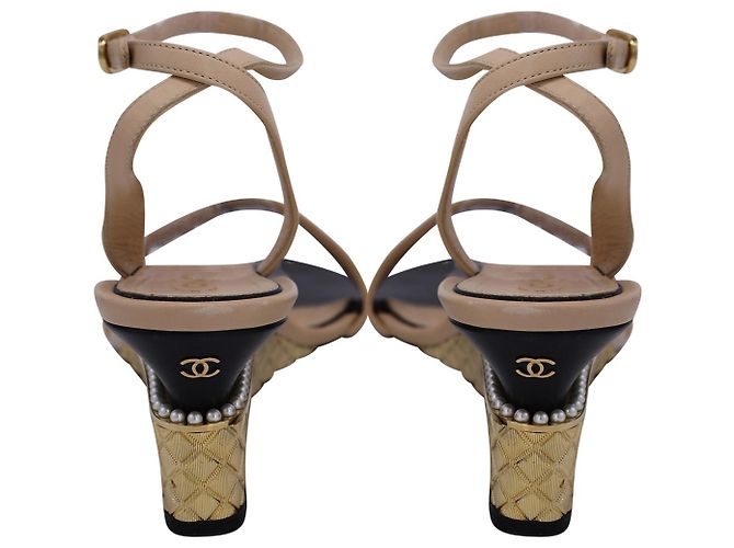Espadrilles compensées à logo CC entrelacé Chanel en cuir beige - vue 4