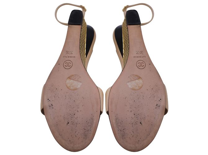 Espadrilles compensées à logo CC entrelacé Chanel en cuir beige - vue 5