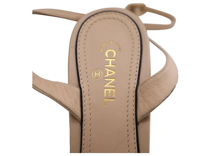 Espadrilles compensées à logo CC entrelacé Chanel en cuir beige - vue 7