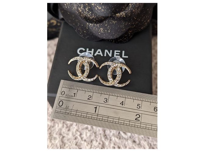 Chanel Orecchini CC B15C Logo Dubai Moon Crystal GHW con scatola RARE D'oro - vista 12