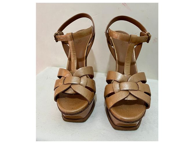Yves Saint Laurent Sandali YSL Tribute in vernice color oro rosa Beige Metallico Carne - vista 2