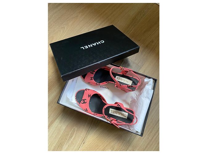 Chanel Sandali con tacco a monogramma Rosa - vista 3