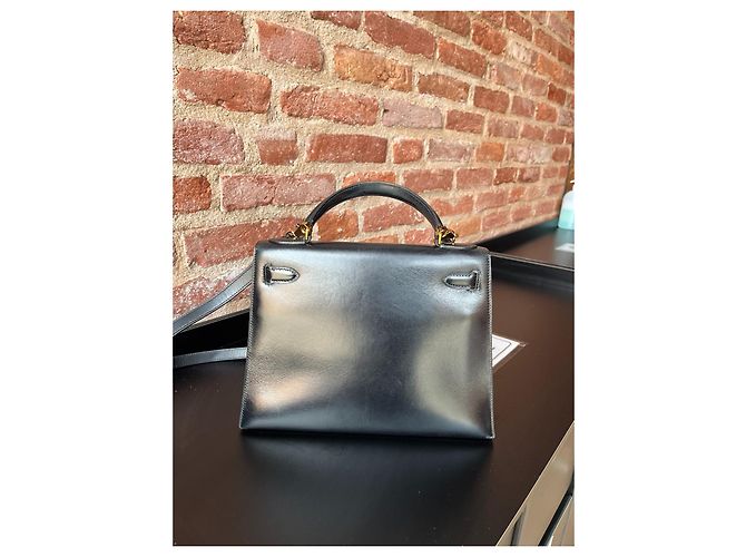 Hermès Kelly 28 in pelle nera e oro box Nero - vista 2