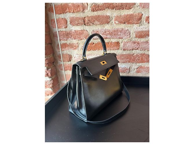 Hermès Kelly 28 in pelle nera e oro box Nero - vista 3