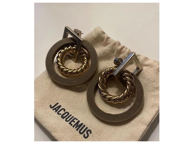 Orecchini a cerchio Jacquemus Albi Khaki in Pelle Cachi - vista 2