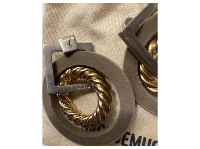 Orecchini a cerchio Jacquemus Albi Khaki in Pelle Cachi - vista 3