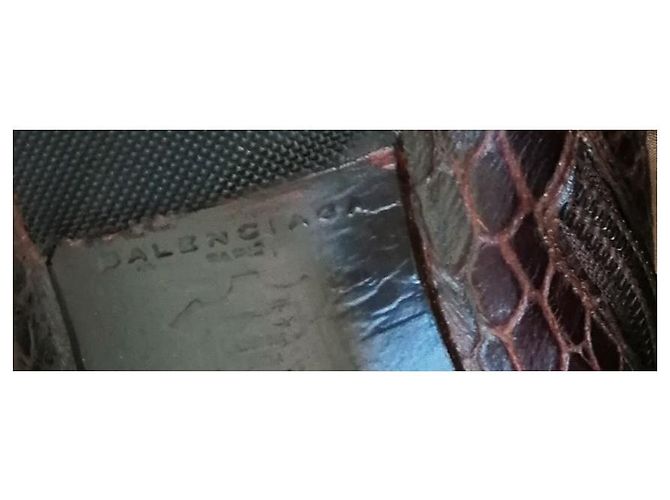 BOTINES DE MUJER BALENCIAGA - CUERO MARRÓN ESTILO COCODRILO - TALLA 38 Castaño - vista 9