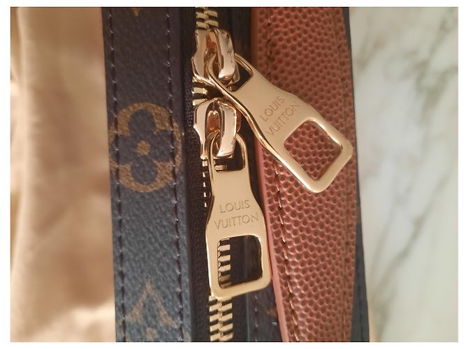Louis Vuitton Maniglia borsa Trunk NBA Cioccolato - vista 13