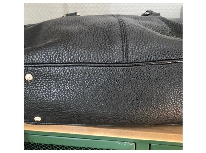 Max Mara Handtasche aus schwarzem genarbtem Leder Goldfarben - Ansicht 7