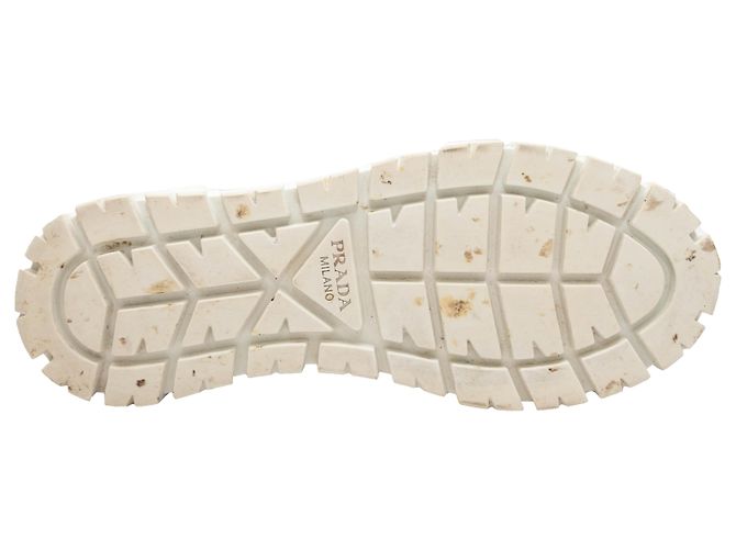 Double Scarpe da ginnastica con plateau in re-nylon con ruote foderate Prada beige e bianche Taglia 38 - vista 5