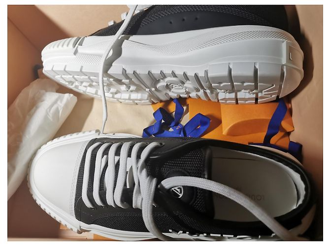 Sneakers Louis Vuitton in tela nera 40 FR Nero - vista 3
