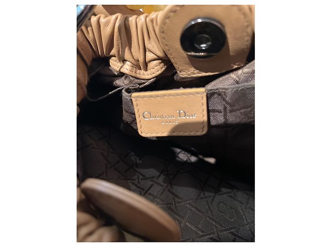 Borsa Christian Dior Malice Pearl PM in Pelle di Agnello Camello Cammello - vista 7