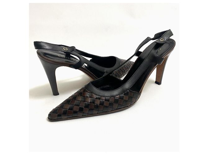 Bottega Veneta Slingbacks de couro entrelaçado/acolchoado Marrom Preto - vista 4