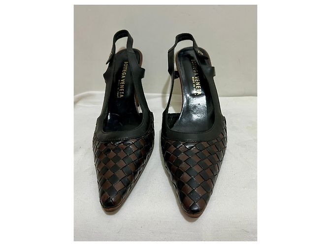 Bottega Veneta Slingbacks de couro entrelaçado/acolchoado Marrom Preto - vista 8