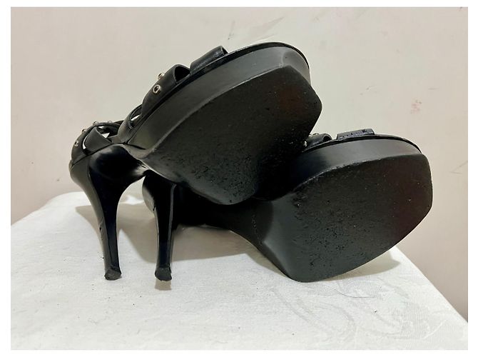 Yves Saint Laurent Tacchi Tribute neri con borchie, edizione limitata Nero Silver hardware - vista 5