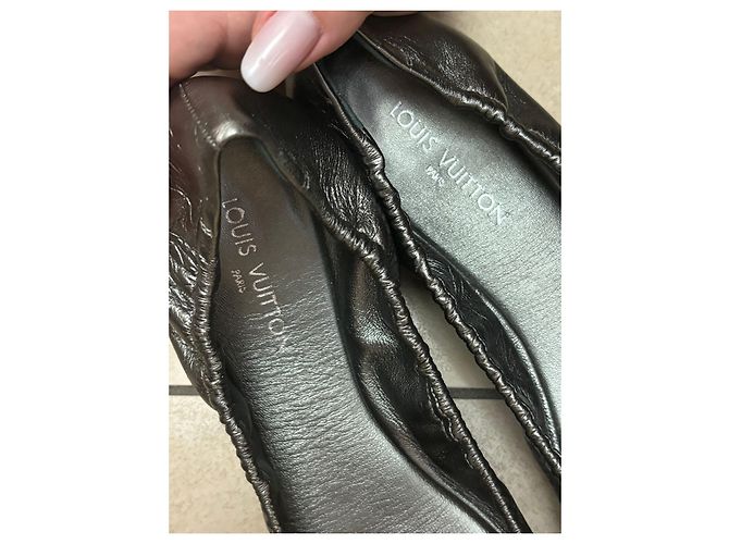 Louis Vuitton Silver Leather Ballet Flats with Sequin Bow Silvery - view 5