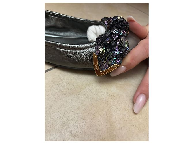 Louis Vuitton Silver Leather Ballet Flats with Sequin Bow Silvery - view 8