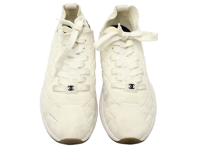 Sneakers basse trapuntate Chanel in lana bianca Bianco - vista 2