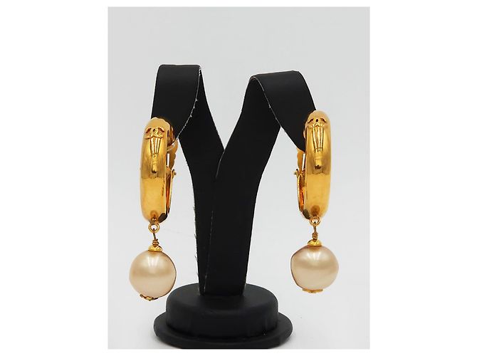 Cambon Orecchini a cerchio vintage Chanel Coco bianchi con perle. Gold hardware - vista 3