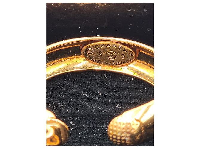 Cambon Orecchini a cerchio vintage Chanel Coco bianchi con perle. Gold hardware - vista 7