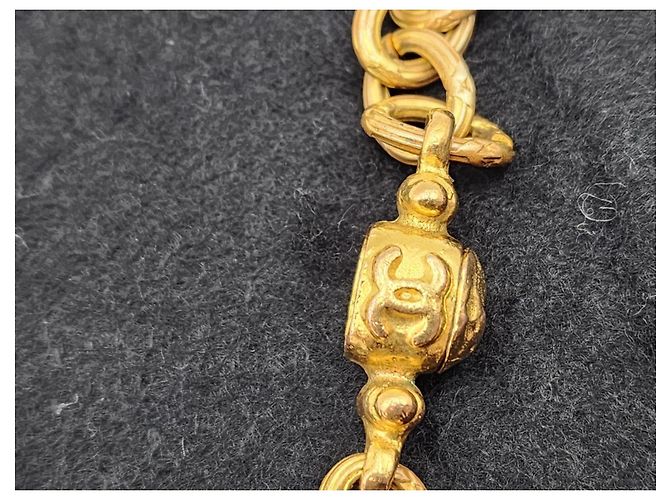 Coco Crush Collana con ciondolo Chanel 36 CC Pearl Gold hardware - vista 10