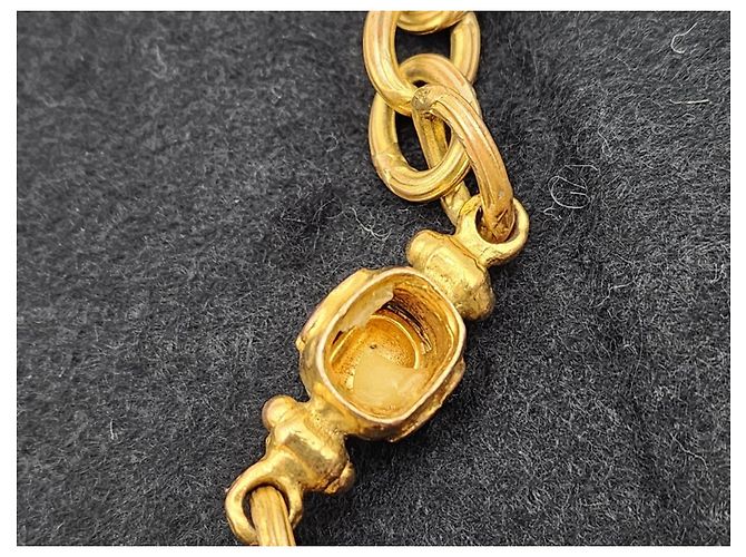 Coco Crush Collana con ciondolo Chanel 36 CC Pearl Gold hardware - vista 11