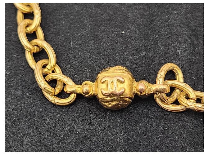 Coco Crush Collana con ciondolo Chanel 36 CC Pearl Gold hardware - vista 9