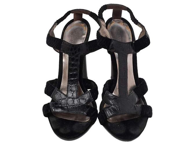 Bottega Veneta Sandali con tacco alto in caimano e velluto Nero - vista 4