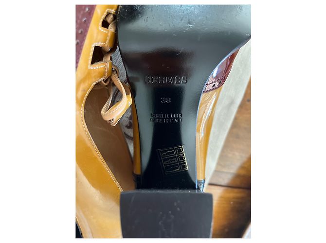 Décolleté Hermès in pelle lucida multicolore - vista 5