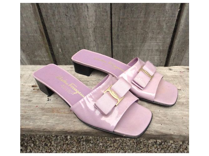 Mules Salvatore Ferragamo Vara Bow Lavanda Pelle Lucida - vista 4