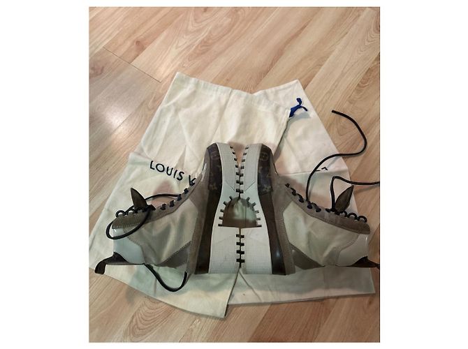 Botines Louis Vuitton Laureate beige nylon talla 37 - vista 4