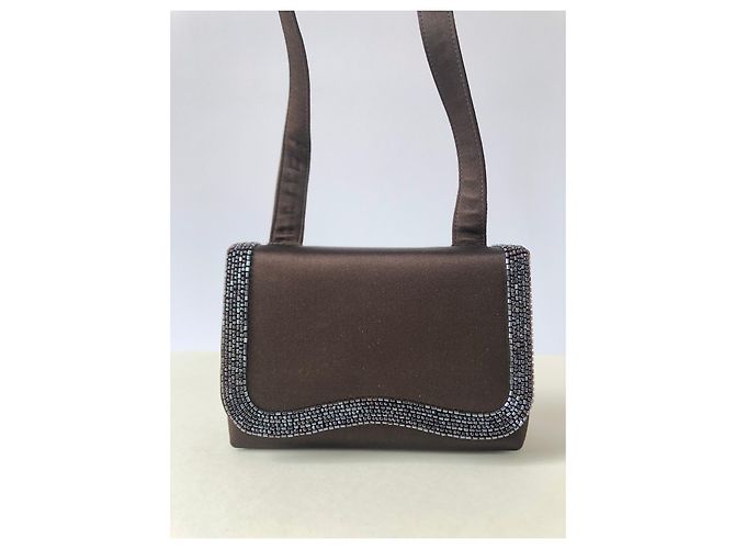 Bolsa Chanel em cetim cor chocolate com pérolas Marrom - vista 4