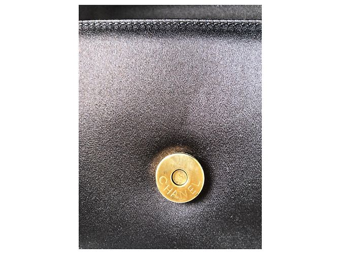 Bolsa Chanel em cetim cor chocolate com pérolas Marrom - vista 5