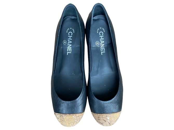 Décolleté Chanel in pelle nera con zeppa e punta in sughero 38 Nero - vista 3