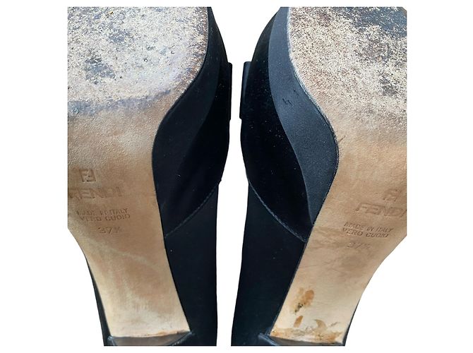 Décolleté Fendi con plateau in raso nero e fiocco 37.5 - vista 11