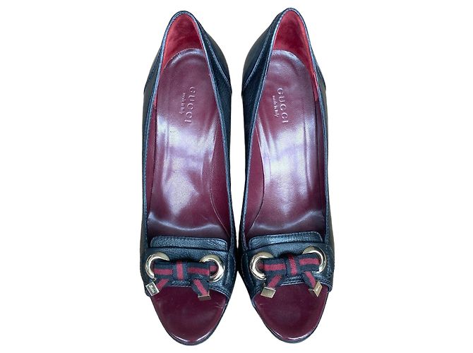 Décolleté Gucci in pelle nera con fiocco e punta aperta 37C Nero - vista 3