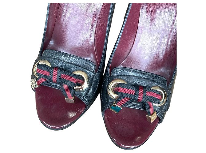 Décolleté Gucci in pelle nera con fiocco e punta aperta 37C Nero - vista 4