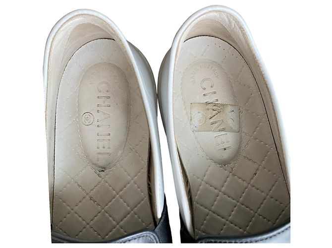 Sneakers slip on Chanel in pelle nera e bianca Nero Bianco - vista 10