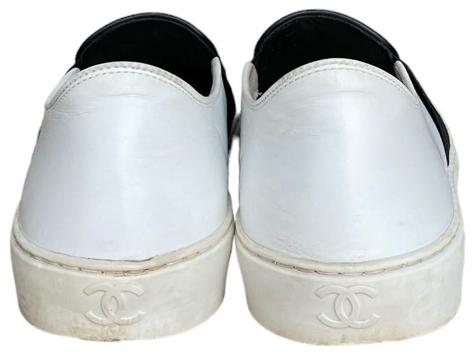 Sneakers slip on Chanel in pelle nera e bianca Nero Bianco - vista 2