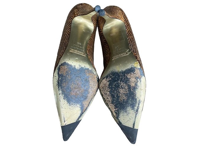 Dolce & Gabbana Pumps aus braunem Pythonleder mit spitzer Kappe - Ansicht 12