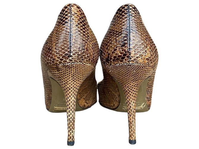Dolce & Gabbana Pumps aus braunem Pythonleder mit spitzer Kappe - Ansicht 9