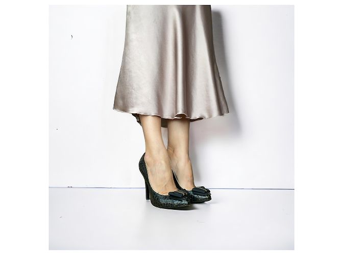 Dolce & Gabbana Black Python Leather Bow Pumps - view 14