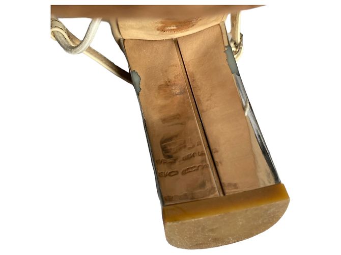 Dolce & Gabbana Sandali T-Strap con Tacco a Blocco Avorio Argento Pelle Lucida Crudo - vista 13